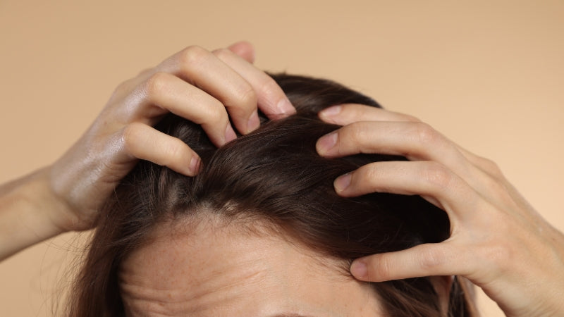 Plaukų slinkimas, jo priežastys ir patarimai