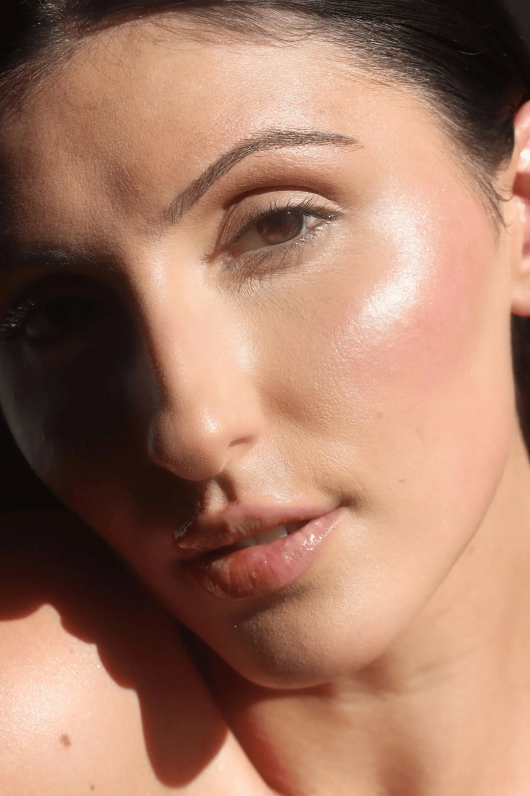 Liquid Radiance Highlighter - švytėjimą suteikianti priemonė