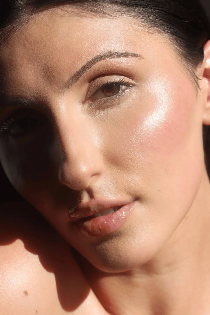 Liquid Radiance Highlighter - švytėjimą suteikianti priemonė