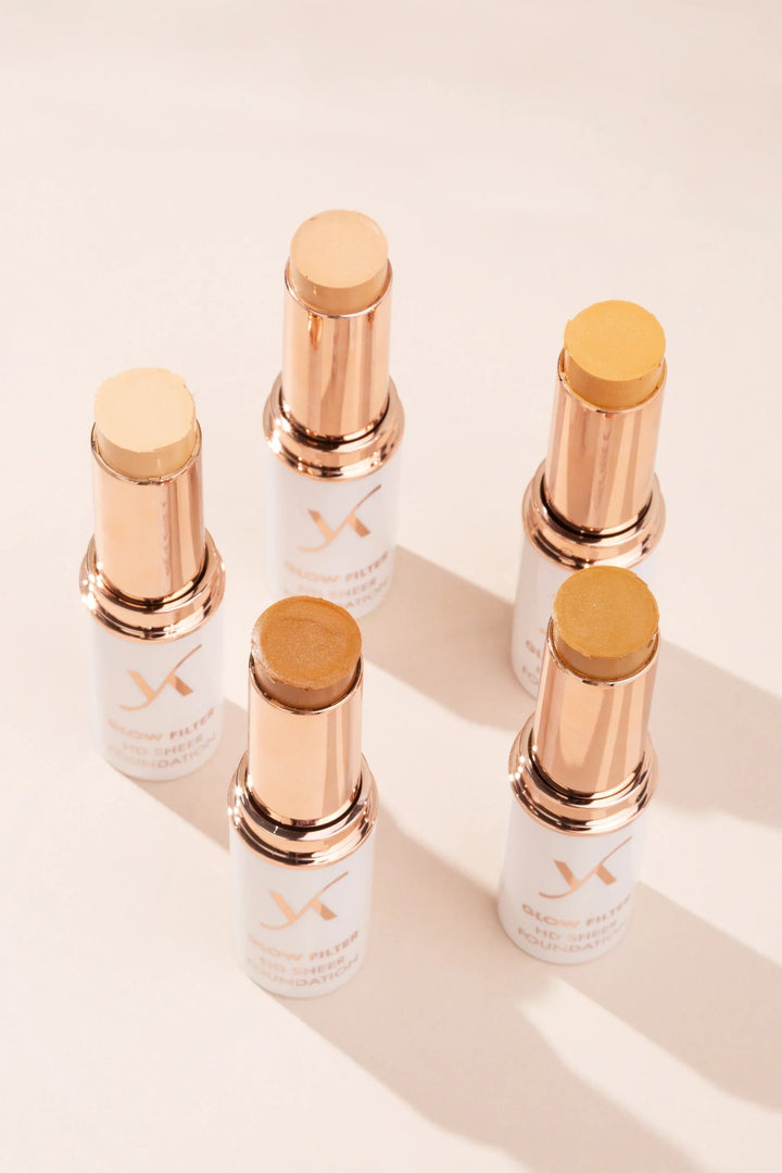 Glow Filter HD Sheer Foundation - švytėjimą suteikiantis makiažo pagrindas