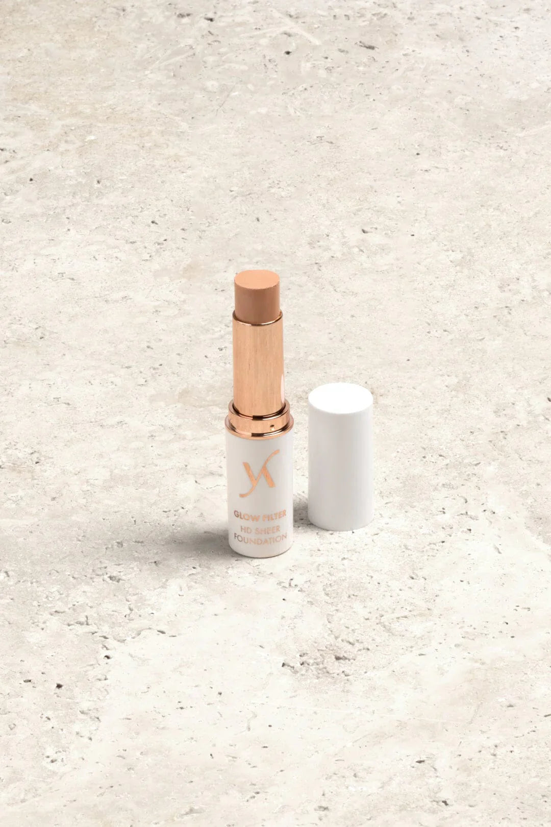 Glow Filter HD Sheer Foundation - švytėjimą suteikiantis makiažo pagrindas